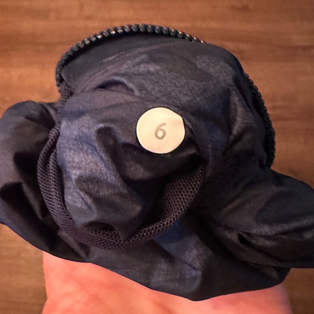 Lululemon jacket - Picture 4 of 11